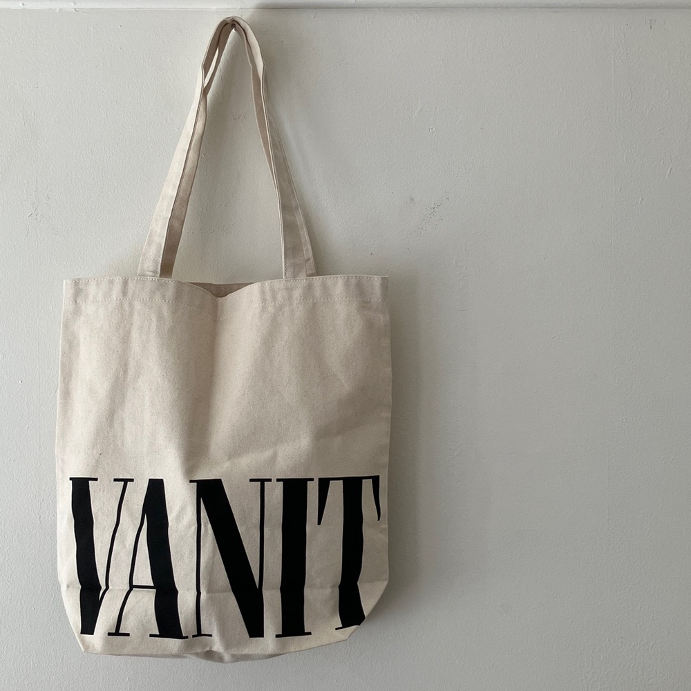 Vanity Fair • Canvas Tote in Cream/Black